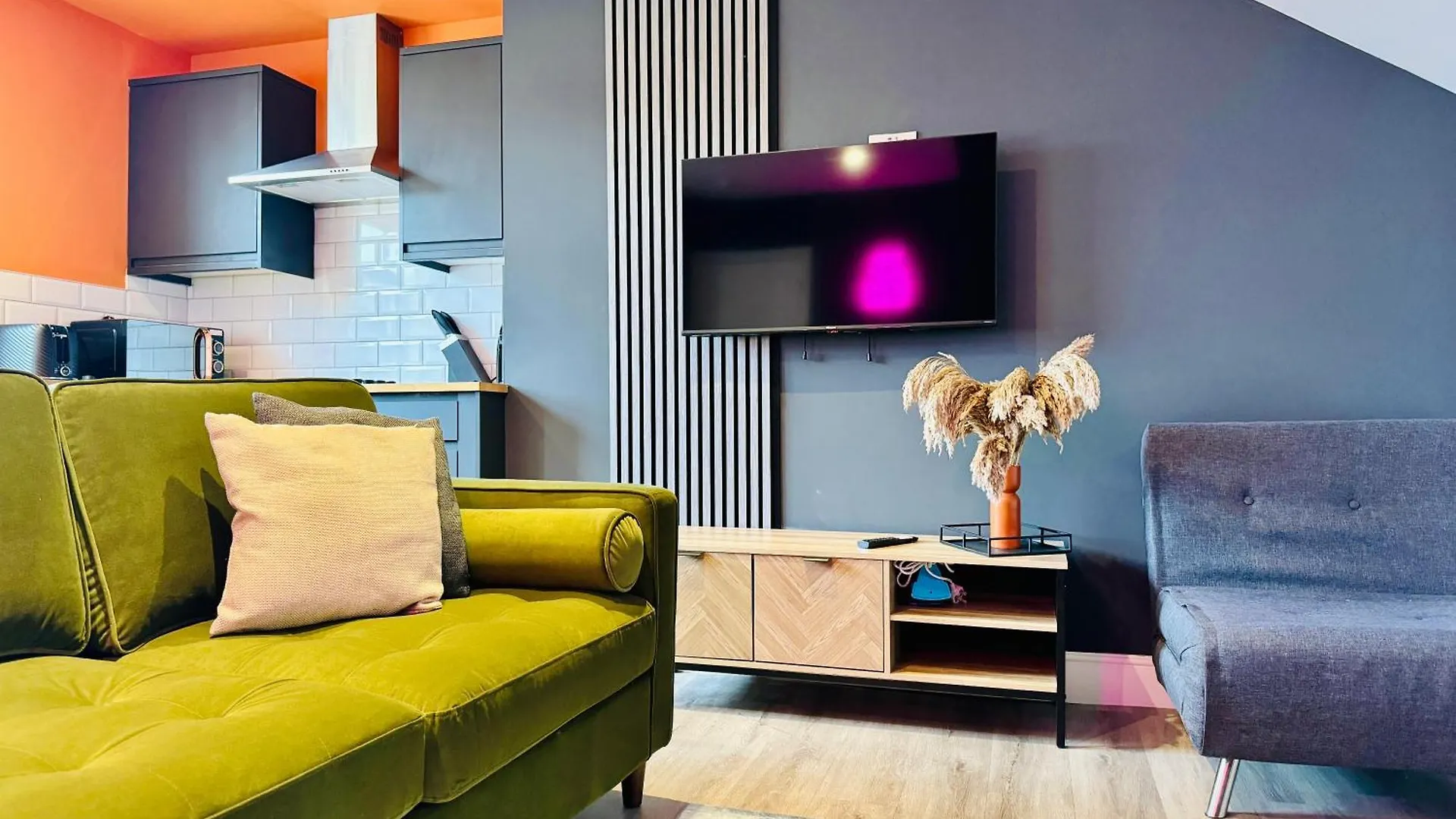 Free Parking I Amazing 2 Bedroom Flat Next To Brighton Beach I Sleep 8 Guests Apartment